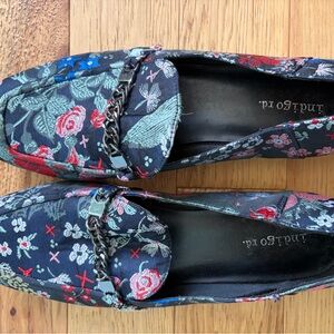 Indigo Floral Loafers - Black and Red